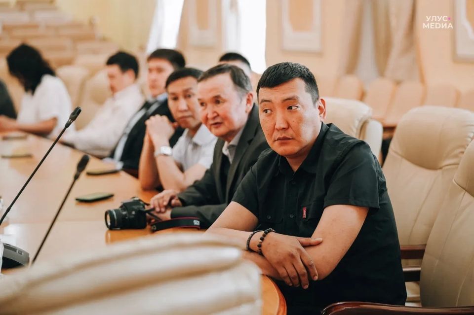 В Якутии наградили организаторов и волонтеров акции «Бессмертный полк» В Якутии наградили организаторов и волонтеров акции «Бессмертный полк»