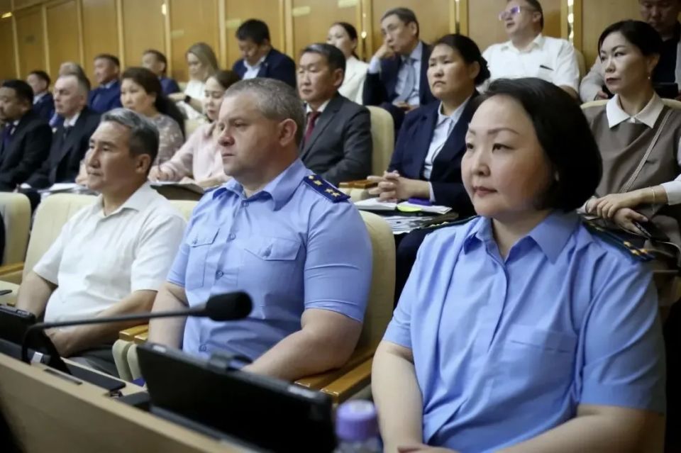 Прокурор республики Сергей Дябкин принял участие в девятнадцатом (очередном) пленарном заседании Государственного собрания (Ил Тумэн) Республики Саха (Якутия)