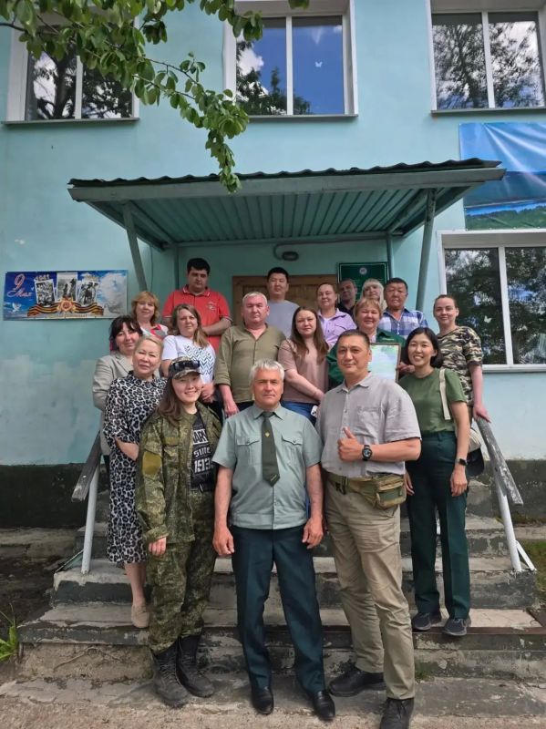 Сотрудники Министерства экологии, природопользования и лесного хозяйства РС(Я) в ходе рабочей поездки в Алданский и Нерюнгринский районы встретились с коллективами территориальных подразделений и лесничеств Сотрудники Министерства экологии, природопользования и лесного хозяйства РС(Я) в ходе рабочей поездки в Алданский и Нерюнгринский районы встретились с коллективами территориальных подразделений и лесничеств