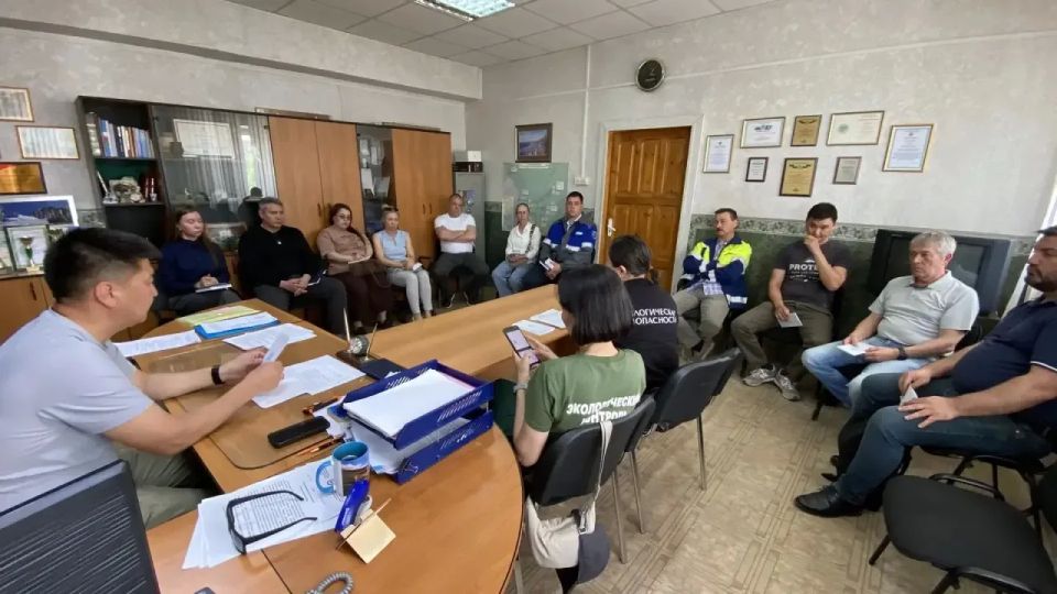 Экологи встретились с недропользователями Алданского района Экологи встретились с недропользователями Алданского района