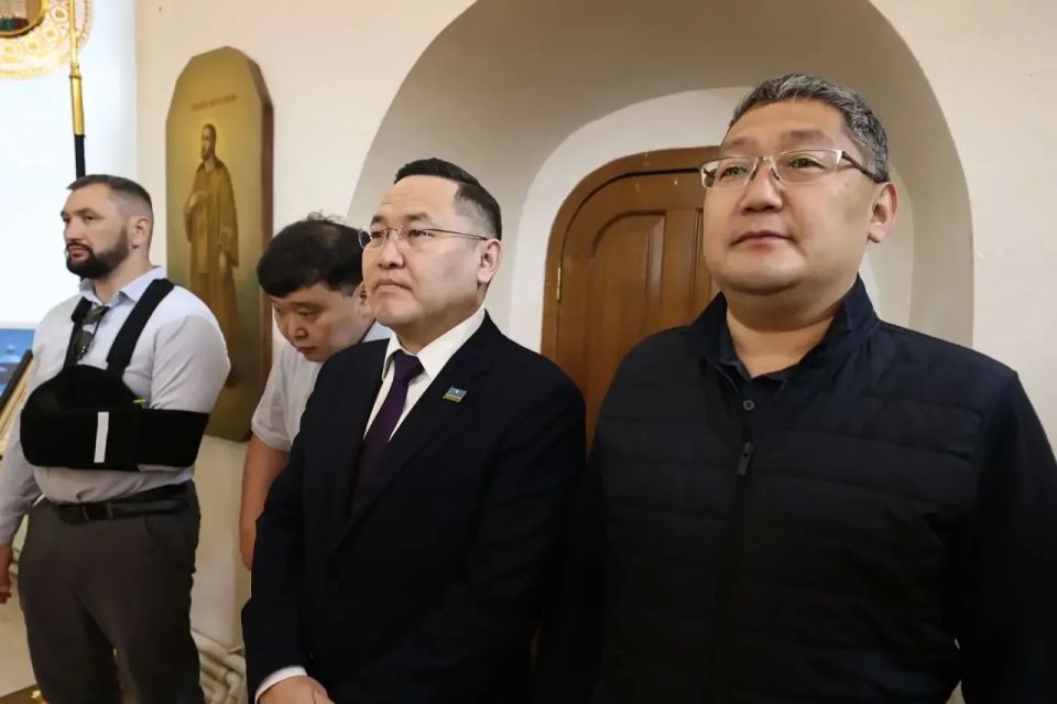 В Якутске прошло торжественное богослужение в честь 15-летия архиерейской хиротонии архиепископа Романа В Якутске прошло торжественное богослужение в честь 15-летия архиерейской хиротонии архиепископа Романа