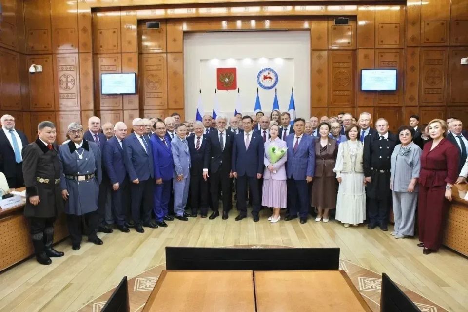 В Якутске прошло совместное заседание РАН и Правительства Якутии по развитию Арктики В Якутске прошло совместное заседание РАН и Правительства Якутии по развитию Арктики