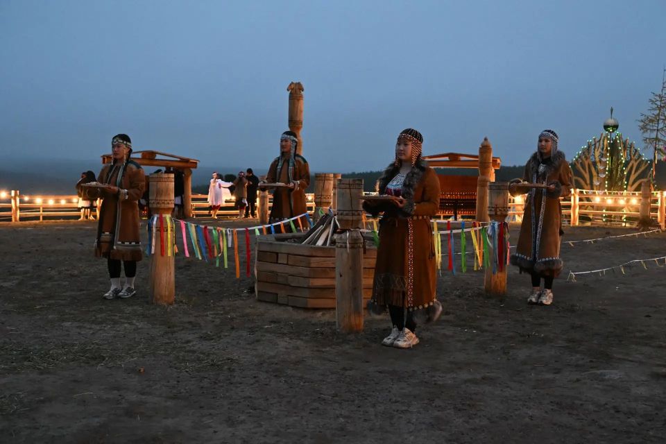 Встреча Нового Солнца на Бакалдыне: сакральный обряд на поляне Таастаах Встреча Нового Солнца на Бакалдыне: сакральный обряд на поляне Таастаах