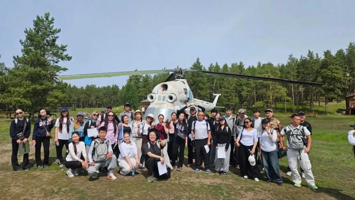 Наша молодежь проводит каникулы активно, ярко и с пользой! 50 активистов Якутии приняли участие в походе, который прошел в рамках программы Росмолодежи «Больше, чем путешествие» Наша молодежь проводит каникулы активно, ярко и с пользой! 50 активистов Якутии приняли участие в походе, который прошел в рамках программы Росмолодежи «Больше, чем путешествие»