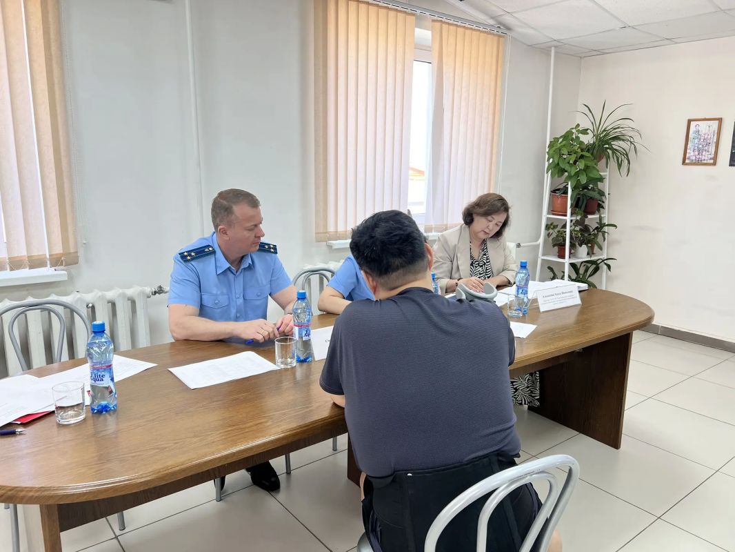 Заместитель прокурора республики Павел Смагоринский провел личный прием участников СВО и членов их семей Заместитель прокурора республики Павел Смагоринский провел личный прием участников СВО и членов их семей