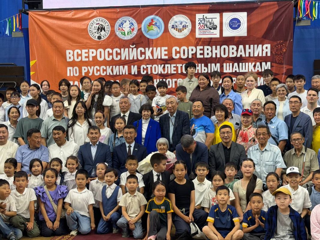 В Якутске полным ходом идут юбилейные XV Всероссийские соревнования по русским и стоклеточным шашкам памяти Заслуженного тренера России Николая Николаевича Кычкина В Якутске полным ходом идут юбилейные XV Всероссийские соревнования по русским и стоклеточным шашкам памяти Заслуженного тренера России Николая Николаевича Кычкина