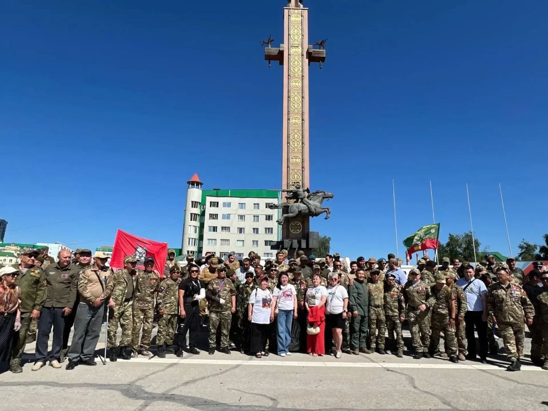 В Якутске почтили память защитников Отечества В Якутске почтили память защитников Отечества