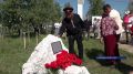Молоденькие саженцы яблонь высадили на Аллее героев СВО в селе Олекминское