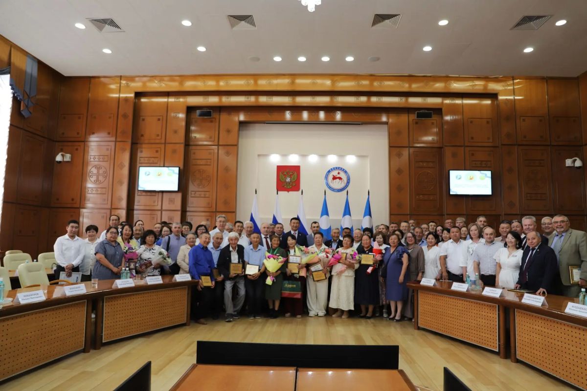 В рамках международного форума, посвященного 75-летию образования государственной племенной службы на Крайнем Севере и в Арктике России, в Доме Правительства №1 состоялось торжественное собрание общественности В рамках международного форума, посвященного 75-летию образования государственной племенной службы на Крайнем Севере и в Арктике России, в Доме Правительства №1 состоялось торжественное собрание общественности