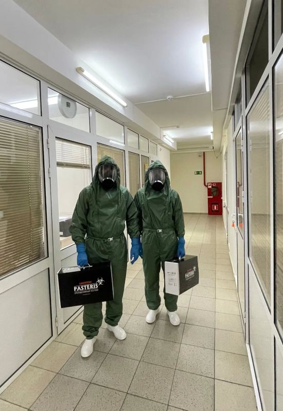 ГБУ РС (Я) «Управление ветеринарии г. Якутска» в рамках обеспечения биологической безопасности и соблюдения требований санитарно-эпидемиологического законодательства приобрело 10 комплектов противочумных костюмов с...