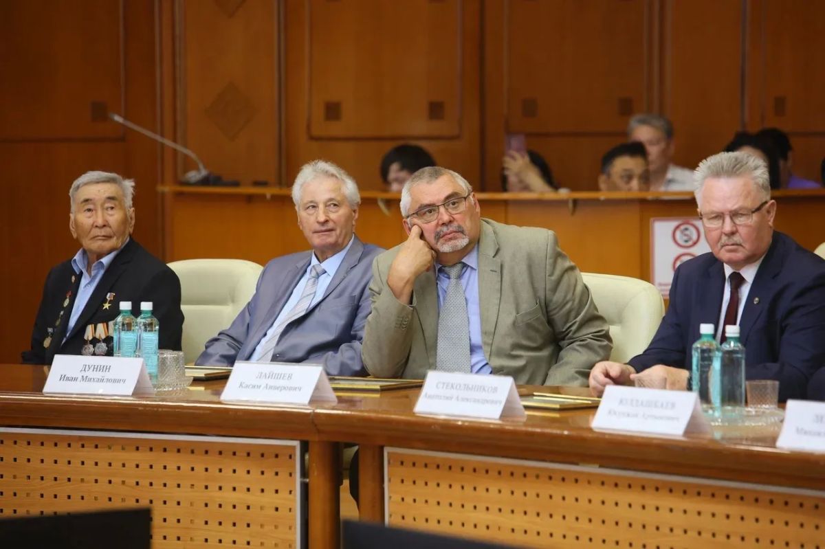 Айсен Николаев: Якутия стала площадкой большого разговора о будущем северного животноводства России Айсен Николаев: Якутия стала площадкой большого разговора о будущем северного животноводства России