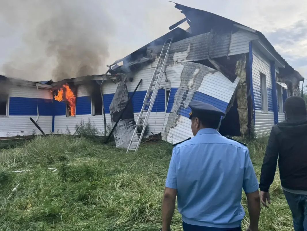 На контроле прокуратуры установление обстоятельств возгорания Хоринской СОШ в Сунтарском районе На контроле прокуратуры установление обстоятельств возгорания Хоринской СОШ в Сунтарском районе