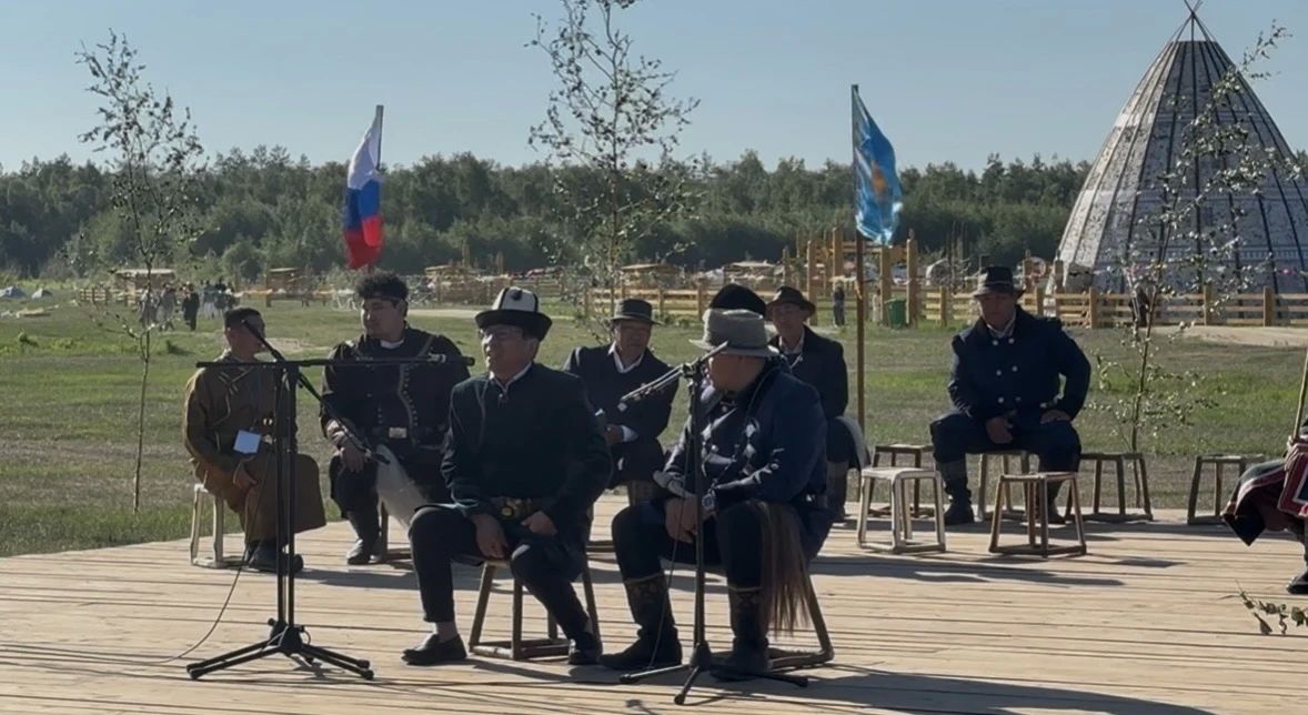 На Ысыахе Олонхо состоялась встреча эпических памятников народов мира на земле Олонхо международного проекта под эгидой ЮНЕСКО «ЭПОСЫ НАРОДОВ МИРА» На Ысыахе Олонхо состоялась встреча эпических памятников народов мира на земле Олонхо международного проекта под эгидой ЮНЕСКО «ЭПОСЫ НАРОДОВ МИРА»