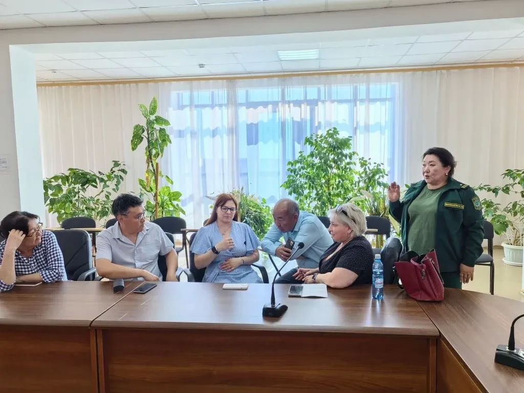 Вопросы экопросвещения населения обсудили в Томпонском районе Вопросы экопросвещения населения обсудили в Томпонском районе