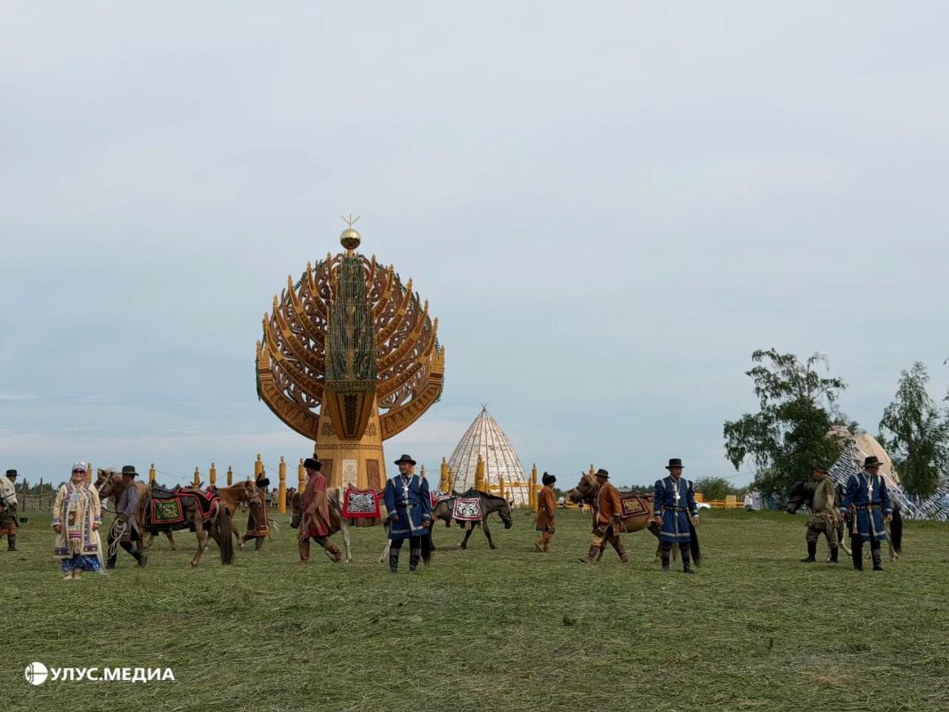 В Кобяйском улусе идет торжественное открытие Ысыаха Олонхо В Кобяйском улусе идет торжественное открытие Ысыаха Олонхо