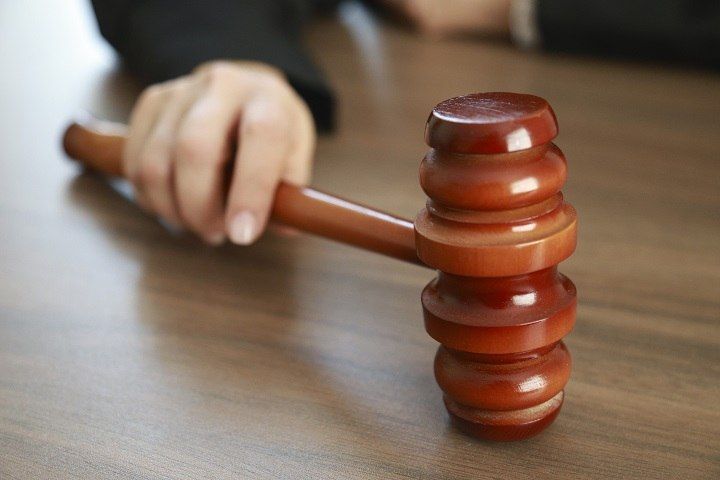 Суд отклонил жалобу водителя из Нюрбы, утверждавшего, что за рулем была знакомая