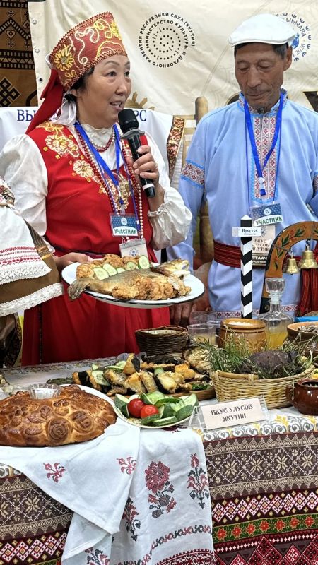 В рамках Ысыаха Олонхо впервые состоялся смотр-фестиваль «Вкус улусов Якутии», организованный при поддержке Правительства Республики Саха (Якутия) В рамках Ысыаха Олонхо впервые состоялся смотр-фестиваль «Вкус улусов Якутии», организованный при поддержке Правительства Республики Саха (Якутия)