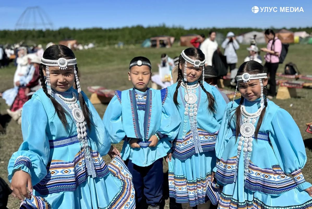 Впервые на Ысыахе Олонхо: в Кобяе провели конкурс детской моды Впервые на Ысыахе Олонхо: в Кобяе провели конкурс детской моды