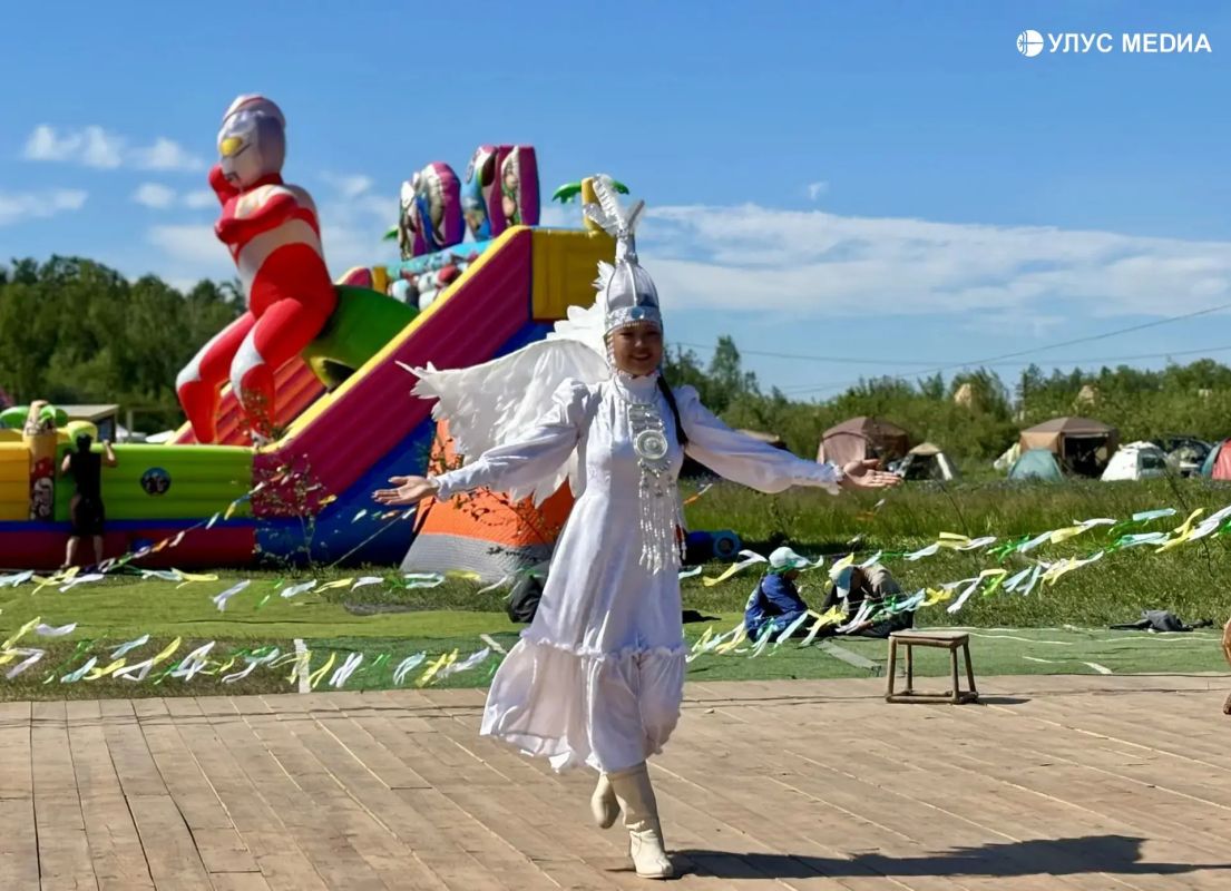 Впервые на Ысыахе Олонхо: в Кобяе провели конкурс детской моды Впервые на Ысыахе Олонхо: в Кобяе провели конкурс детской моды