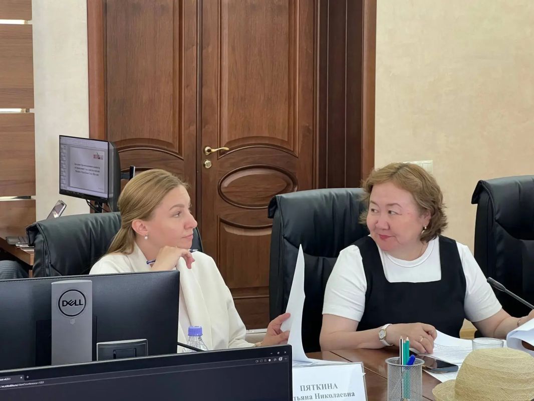 В Якутске обсудили план мероприятий по проведению Года единства народов России В Якутске обсудили план мероприятий по проведению Года единства народов России