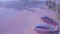 Ребенок на самокате врезался в машину на перекрестке