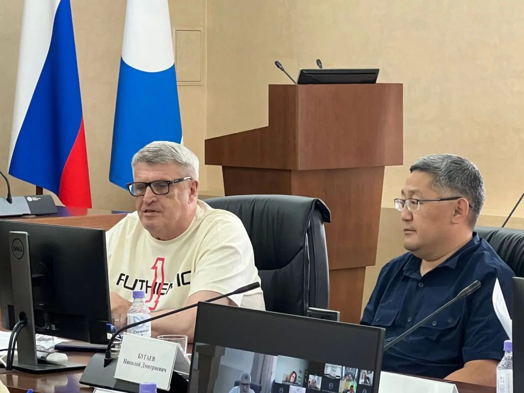 В Якутске обсудили план мероприятий по проведению Года единства народов России В Якутске обсудили план мероприятий по проведению Года единства народов России