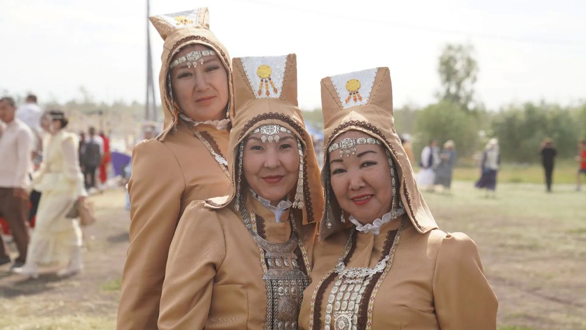 Олохо ыыаын чэрчитинэн ыытыллыбыт «Хомус хомуун дороонноро» рспблкэтээи кн – крэс тмгэ Олохо ыыаын чэрчитинэн ыытыллыбыт «Хомус хомуун дороонноро» рспблкэтээи кн – крэс тмгэ