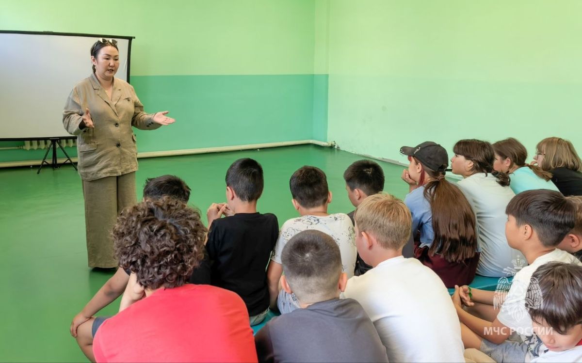 Месячник безопасности на водных объектах: в Якутии продолжаются профилактические занятия с детьми Месячник безопасности на водных объектах: в Якутии продолжаются профилактические занятия с детьми