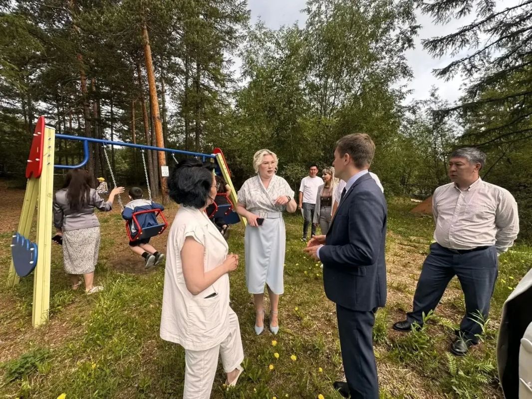 В эти дни мы с коллегами работали в Нерюнгринском и Алданском районах В эти дни мы с коллегами работали в Нерюнгринском и Алданском районах
