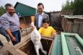 Глава Якутии побывал в гостях в многодетной семье фермеров Сивцевых в Горном улусе