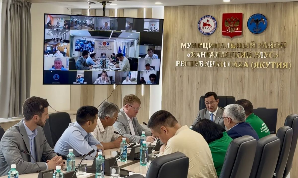 Айсен Николаев: Провёл республиканское совещание по вопросам кормозаготовительной кампании с участием Министерства сельского хозяйства, глав муниципальных районов и городских округов Айсен Николаев: Провёл республиканское совещание по вопросам кормозаготовительной кампании с участием Министерства сельского хозяйства, глав муниципальных районов и городских округов