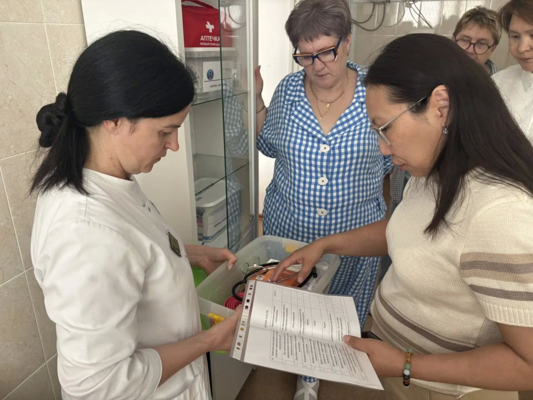 Специалисты Минздрава Якутии провели профилактический визит в Алданском районе Специалисты Минздрава Якутии провели профилактический визит в Алданском районе