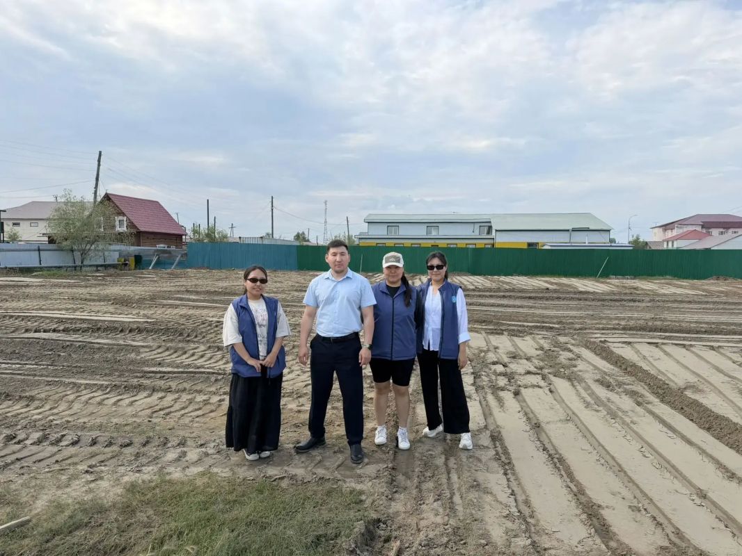 8-9 июля 2026 года с рабочим визитом республику посетил руководитель направления формирования инфраструктуры кадровых центров ФЦКСЗ ВНИИ Труда Минтруда России Сергей Ващук 8-9 июля 2026 года с рабочим визитом республику посетил руководитель направления формирования инфраструктуры кадровых центров ФЦКСЗ ВНИИ Труда Минтруда России Сергей Ващук