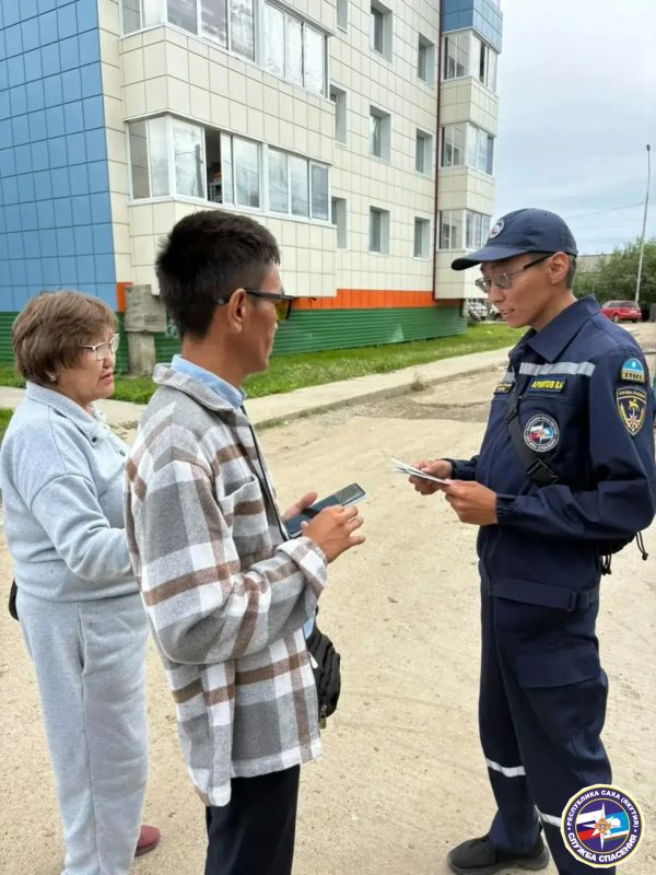 В Сунтаре спасатели напомнили жителям правила безопасности в лесу и на воде В Сунтаре спасатели напомнили жителям правила безопасности в лесу и на воде