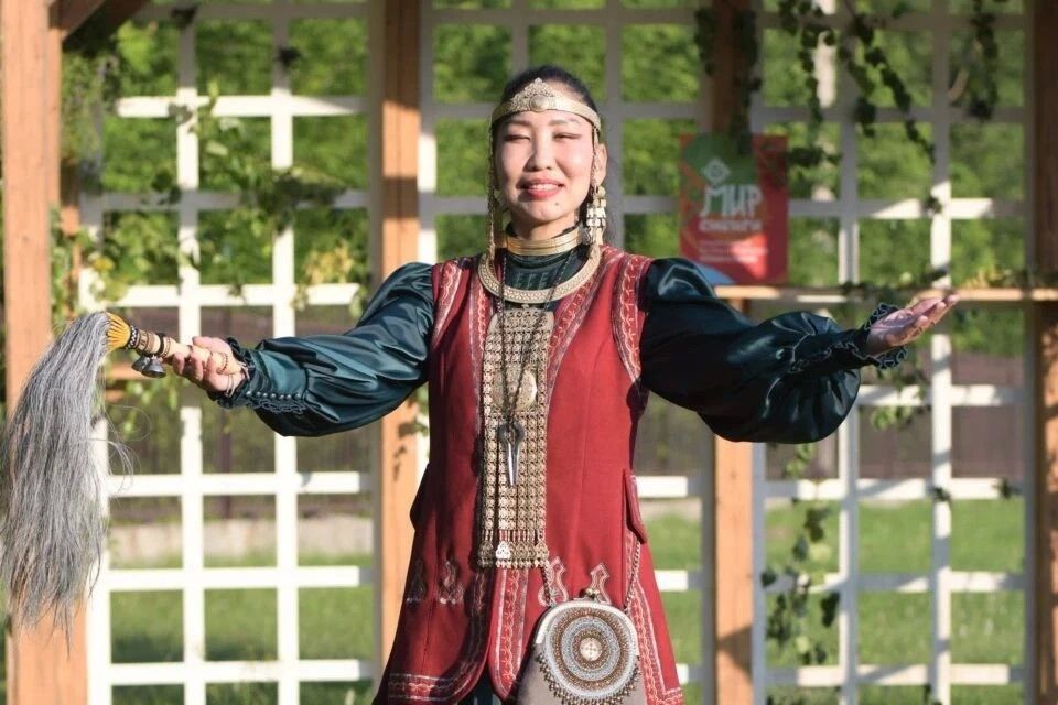 Якутянка Туяра Алексеева стала победительницей этномузыкальной премии на фестивале «Мир Сибири»