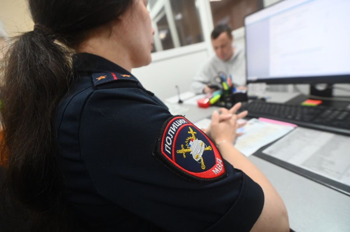 В Якутске полиция проверяет мужчин с предметом, похожим на автомат