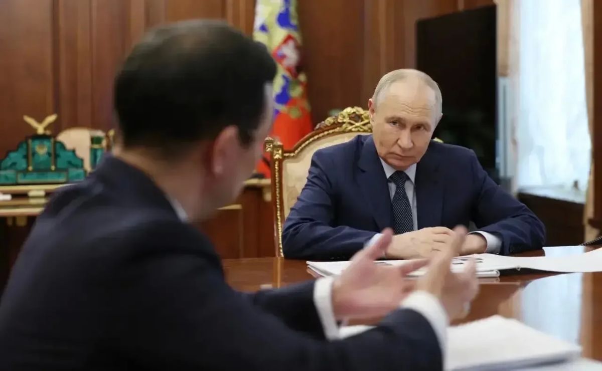 Глава Якутии Айсен Николаев в ходе встречи с Президентом России Владимиром Путиным рассказал о направлениях развития республики — креативной экономики, технологиях искусственного интеллекта и масштабных цифровых проектах Глава Якутии Айсен Николаев в ходе встречи с Президентом России Владимиром Путиным рассказал о направлениях развития республики — креативной экономики, технологиях искусственного интеллекта и масштабных цифровых проектах