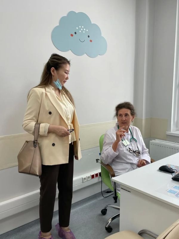 Главный педиатр Минздрава Якутии провела обход детской поликлиники Якутской городской больницы №2 Главный педиатр Минздрава Якутии провела обход детской поликлиники Якутской городской больницы №2