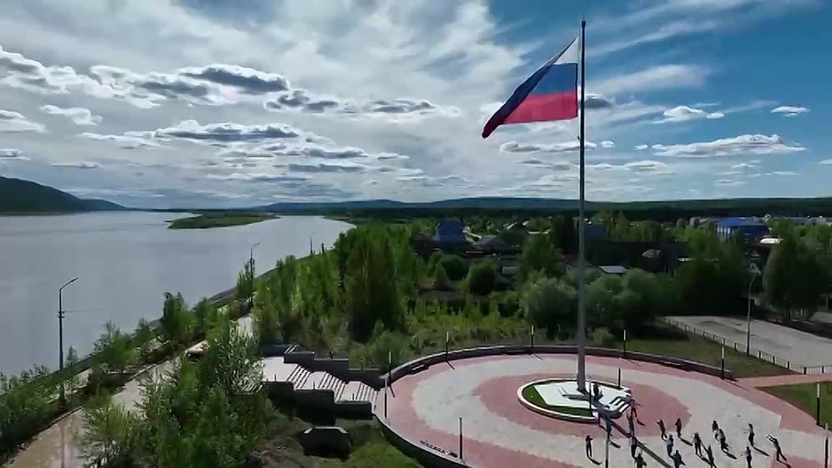 Заряд на 260 лет: эстафета ведомств Якутии продолжается