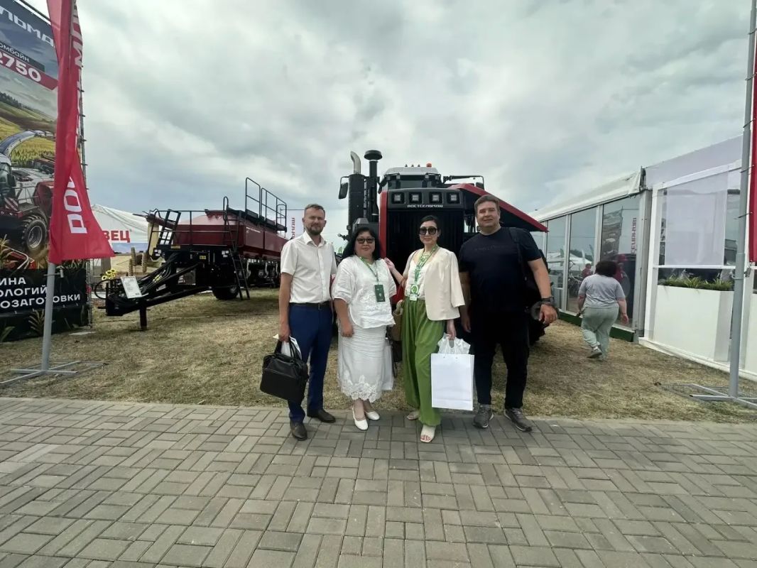 В Алтайском крае проходит крупнейшая выставка достижений агропромышленного комплекса под открытым небом – «Всероссийский день поля» В Алтайском крае проходит крупнейшая выставка достижений агропромышленного комплекса под открытым небом – «Всероссийский день поля»