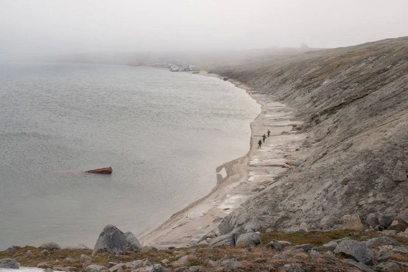 На Медвежьих островах в Якутии море разрушает древнее жилище возрастом более 1000 лет