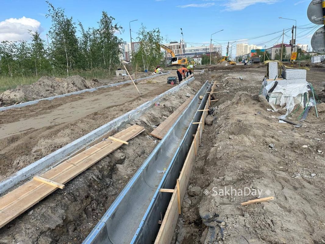Продолжается капитальный ремонт улицы Дежнева от улицы Крупской до проспекта М.Е. Николаева. На сегодня интенсивные работы ведутся на перекрестке Дежнева с улицей Кулаковского Продолжается капитальный ремонт улицы Дежнева от улицы Крупской до проспекта М.Е. Николаева. На сегодня интенсивные работы ведутся на перекрестке Дежнева с улицей Кулаковского