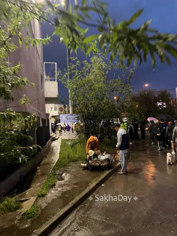 Очередь желающих побегать. #дляsakhaday Очередь желающих побегать. #дляsakhaday