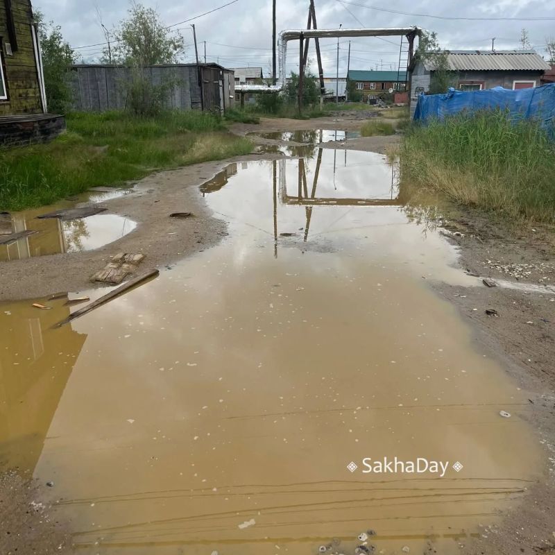 Газпром после дождя традиционно поплыл, иные участки пешком преодолеть невозможно Газпром после дождя традиционно поплыл, иные участки пешком преодолеть невозможно