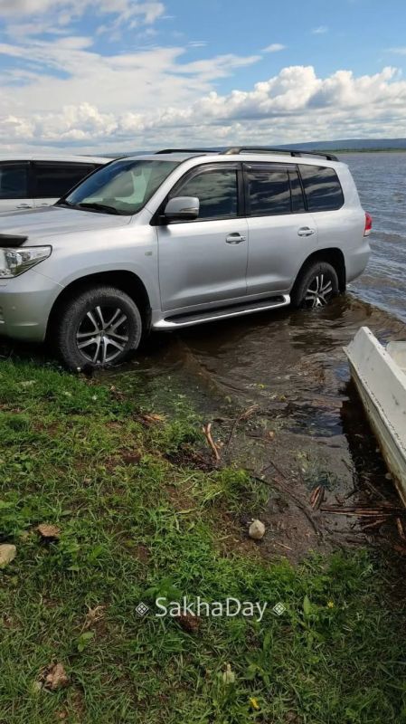 В село Тит-Ары Хангаласского улуса пребывает вода В село Тит-Ары Хангаласского улуса пребывает вода