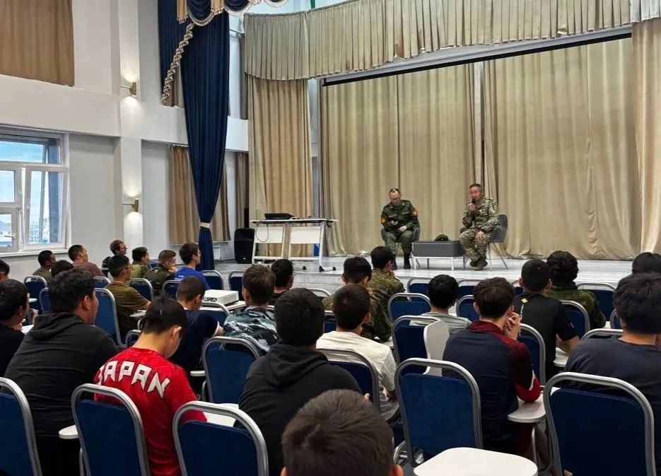 Ветеран СВО провёл Урок мужества для студентов в Якутске