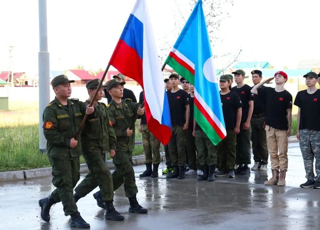 Сегодня на базе Якутской кадетской школы-интерната торжественно открыли второй сезон учебно-тренировочных сборов «Старт к вершинам» для студентов профессиональных образовательных организаций республики Сегодня на базе Якутской кадетской школы-интерната торжественно открыли второй сезон учебно-тренировочных сборов «Старт к вершинам» для студентов профессиональных образовательных организаций республики