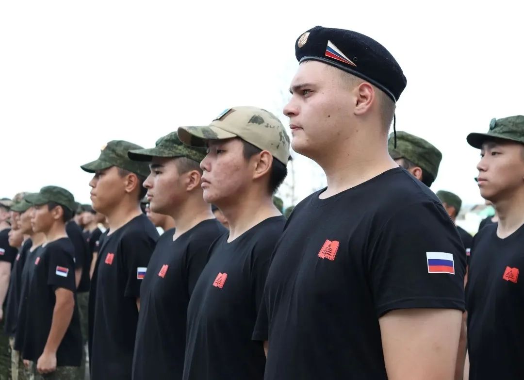 Сегодня на базе Якутской кадетской школы-интерната торжественно открыли второй сезон учебно-тренировочных сборов «Старт к вершинам» для студентов профессиональных образовательных организаций республики Сегодня на базе Якутской кадетской школы-интерната торжественно открыли второй сезон учебно-тренировочных сборов «Старт к вершинам» для студентов профессиональных образовательных организаций республики