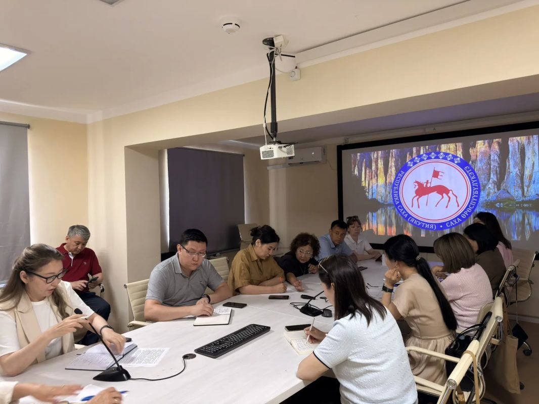 В Минздраве Якутии обсудили подготовку к августовскому совещанию педагогов республики В Минздраве Якутии обсудили подготовку к августовскому совещанию педагогов республики