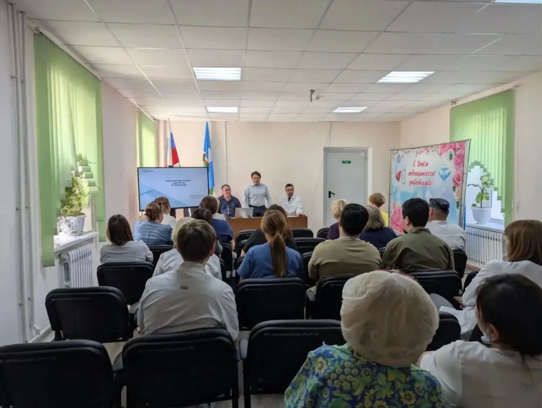 Специалисты ЯРМИАЦ с рабочим визитом посетили медицинские учреждения Ленского района Специалисты ЯРМИАЦ с рабочим визитом посетили медицинские учреждения Ленского района